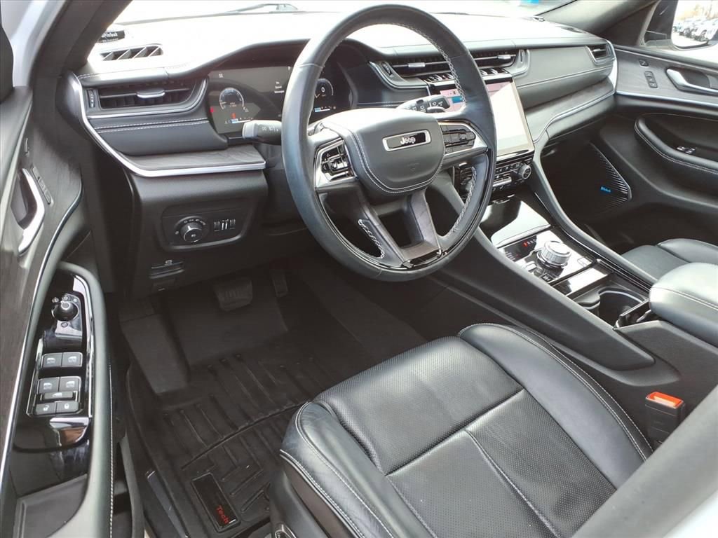 Used 2021 Jeep Grand Cherokee L Overland w/ Advanced Protech Group III image 15