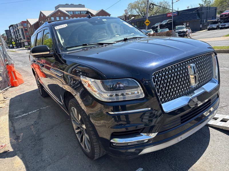 Used 2021 Lincoln Navigator L Reserve w/ Luxury Package image 3