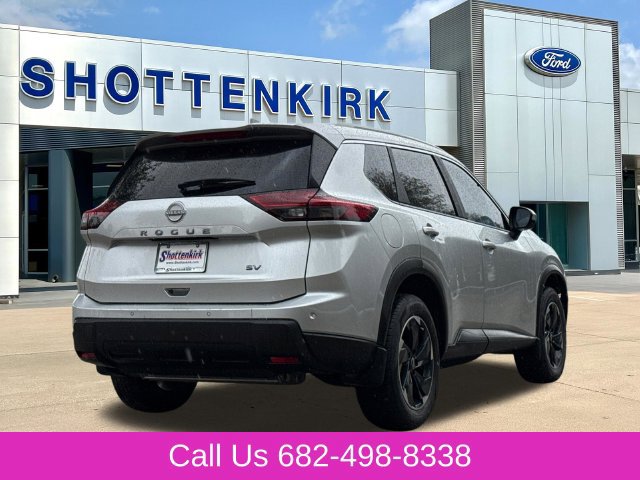 Used 2024 Nissan Rogue SV w/ SV Premium Package FWD image 8