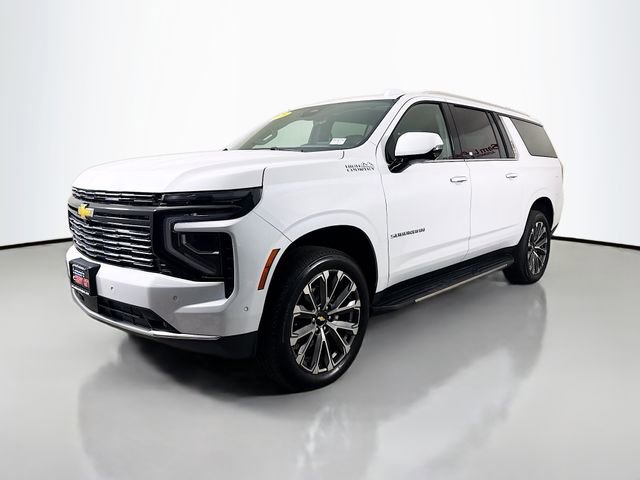 Used 2026 Chevrolet Suburban High Country w/ Sun And Tow Package AWD/4WD image 3