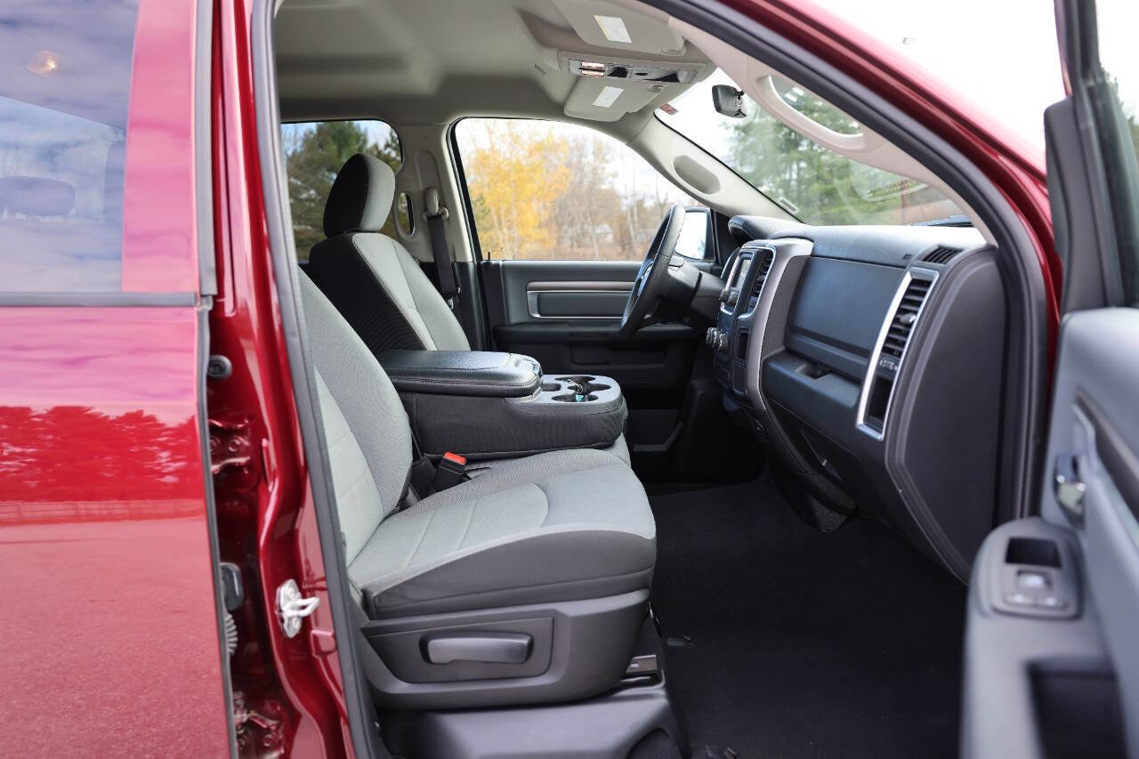 Used 2024 RAM 1500 Classic SLT AWD/4WD image 9