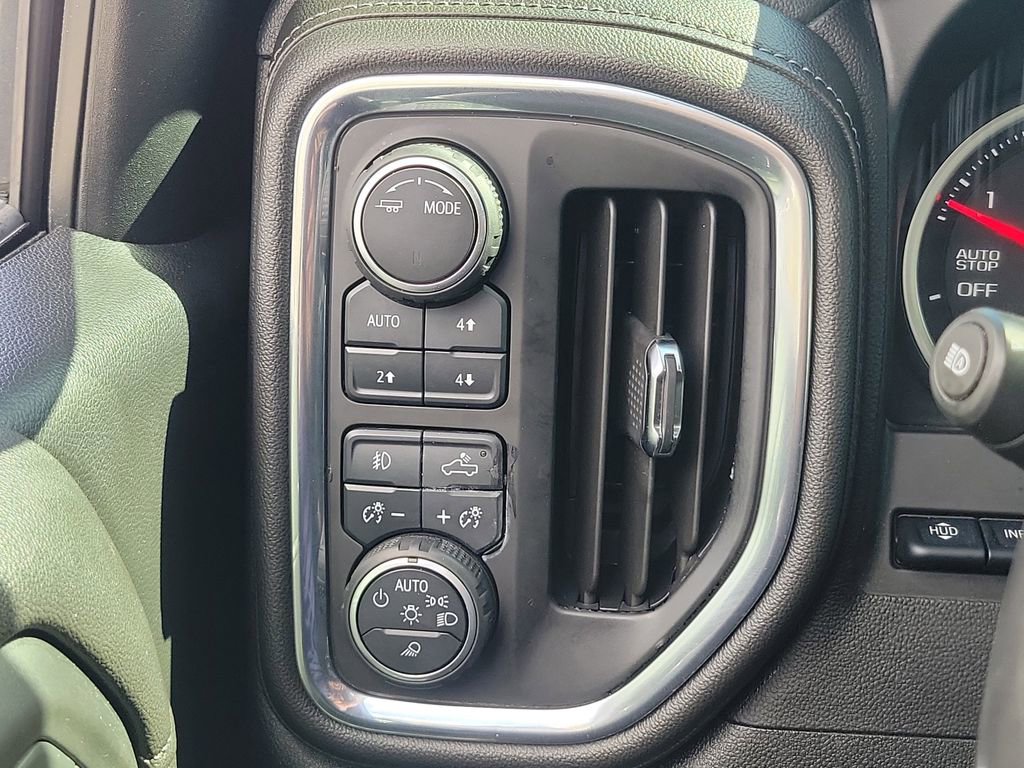 Used 2020 Chevrolet Silverado 1500 High Country w/ Technology Package image 24