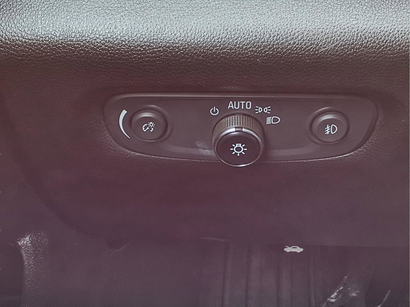 Used 2018 Chevrolet Traverse LT image 27