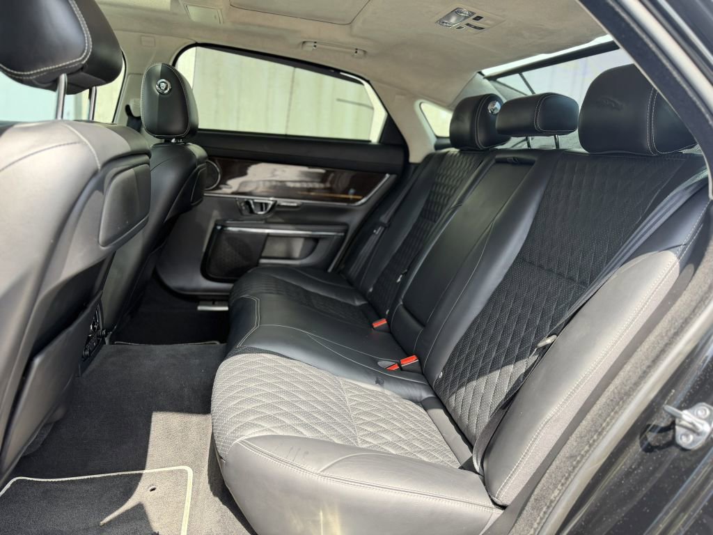 Used 2019 Jaguar XJ L Supercharged RWD image 15