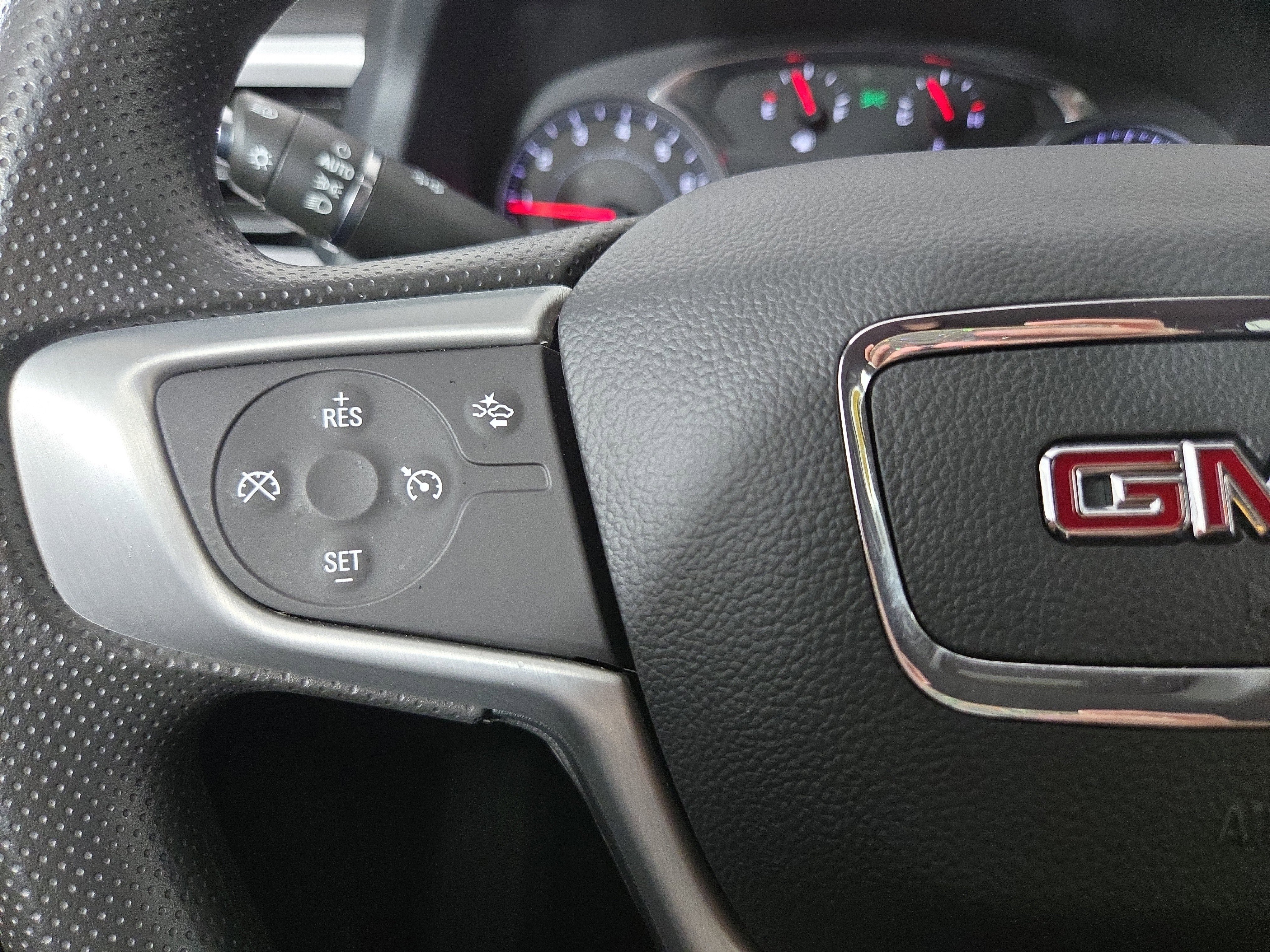 Certified 2023 GMC Acadia SLE image 16