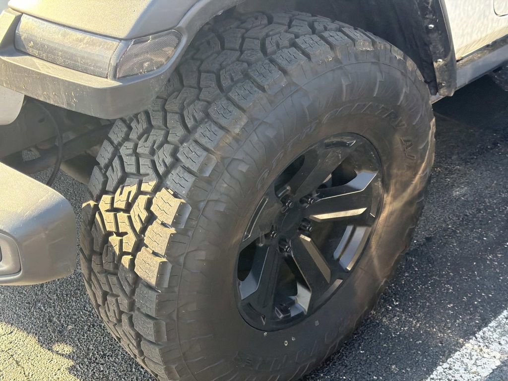 Used 2021 Jeep Wrangler Unlimited Rubicon w/ Cold Weather Group image 8