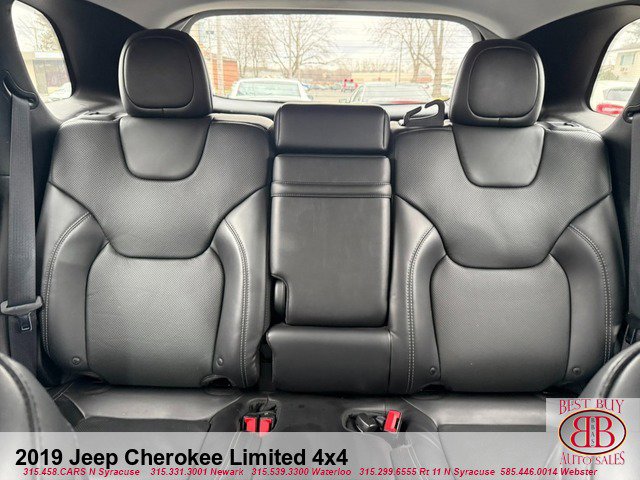Used 2019 Jeep Cherokee Limited AWD/4WD image 21