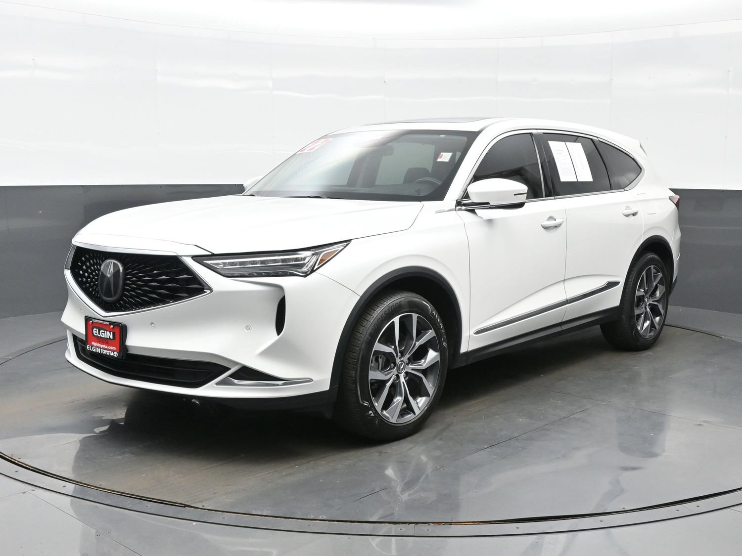 Used 2022 Acura MDX w/ Technology Package AWD/4WD image 2