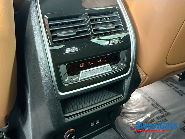 Used 2025 BMW X7 M60i image 40