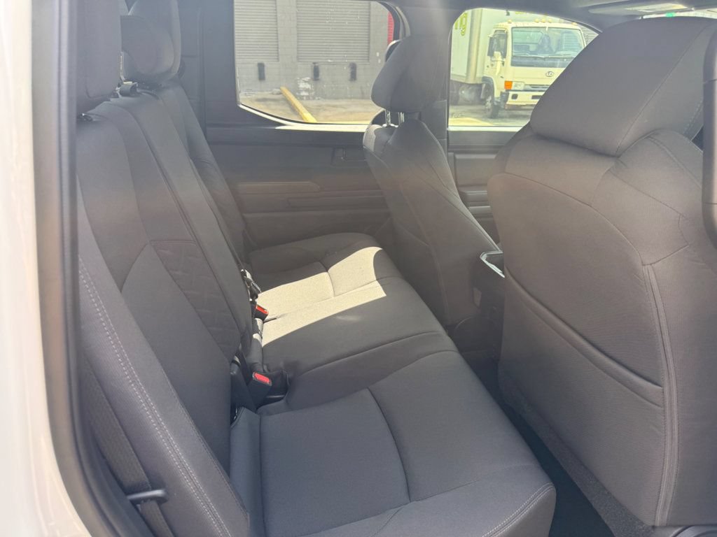 Used 2025 Toyota Tacoma SR5 AWD/4WD image 15