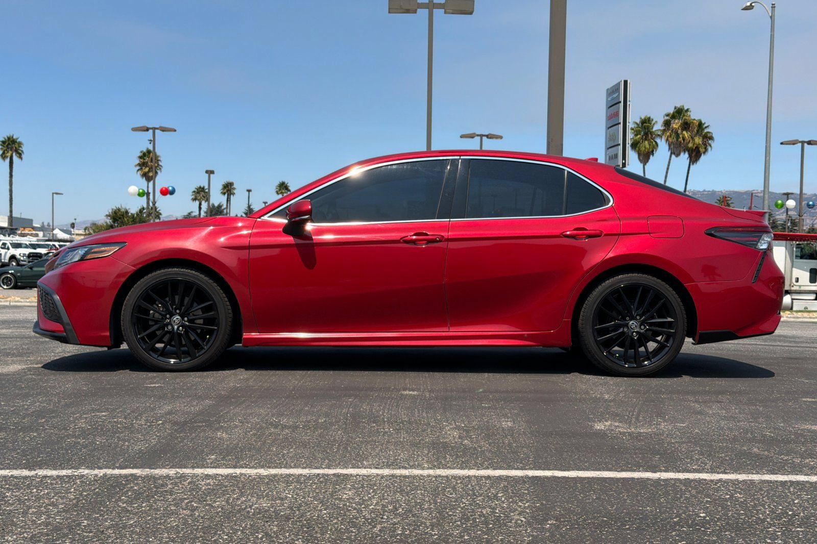 Used 2021 Toyota Camry XSE FWD image 7