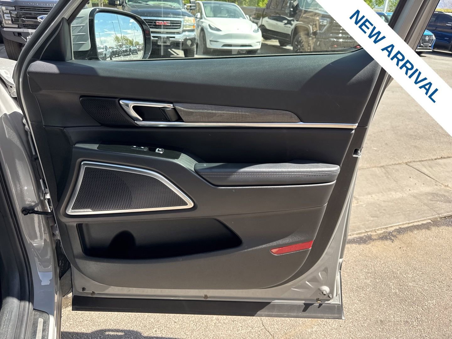 Used 2022 Kia Telluride SX w/ SX Prestige Package image 10