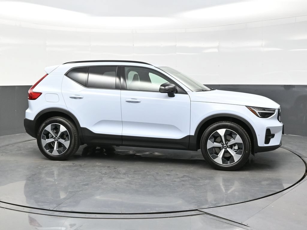 New 2026 Volvo XC40 B5 Plus w/ Protection Package Premier AWD/4WD image 8