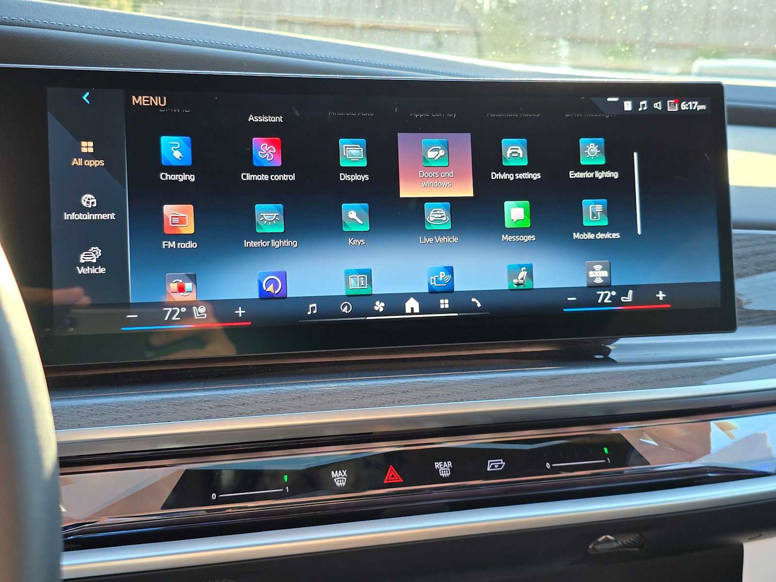 Used 2024 BMW i7 xDrive60 AWD/4WD image 27