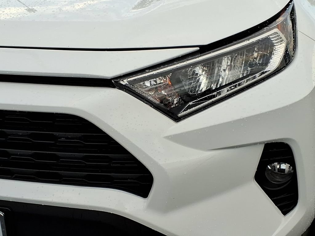 Used 2019 Toyota RAV4 XLE w/ All Weather Liner Package AWD/4WD image 8