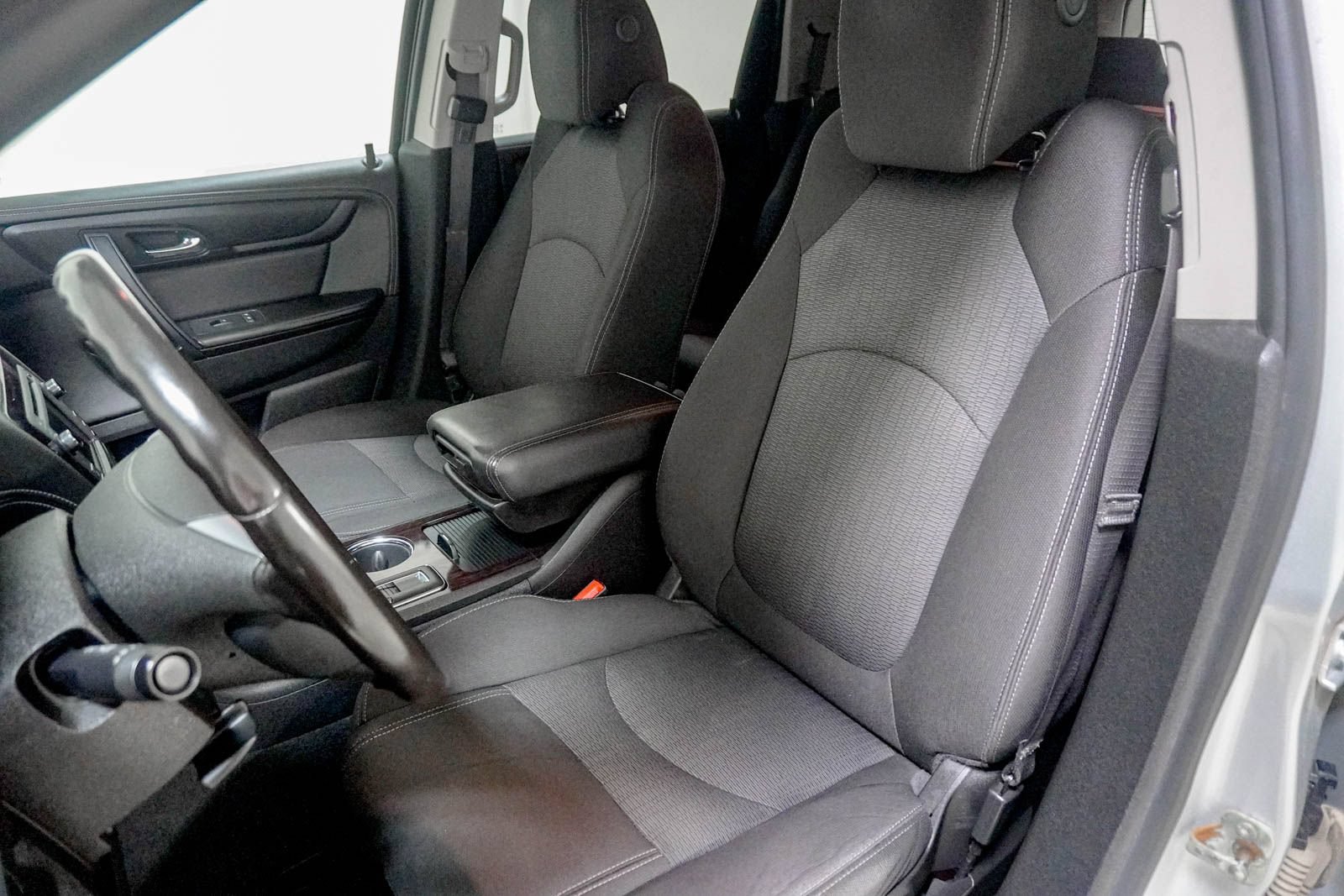 Used 2017 Chevrolet Traverse LT w/ Style and Technology Package AWD/4WD image 18