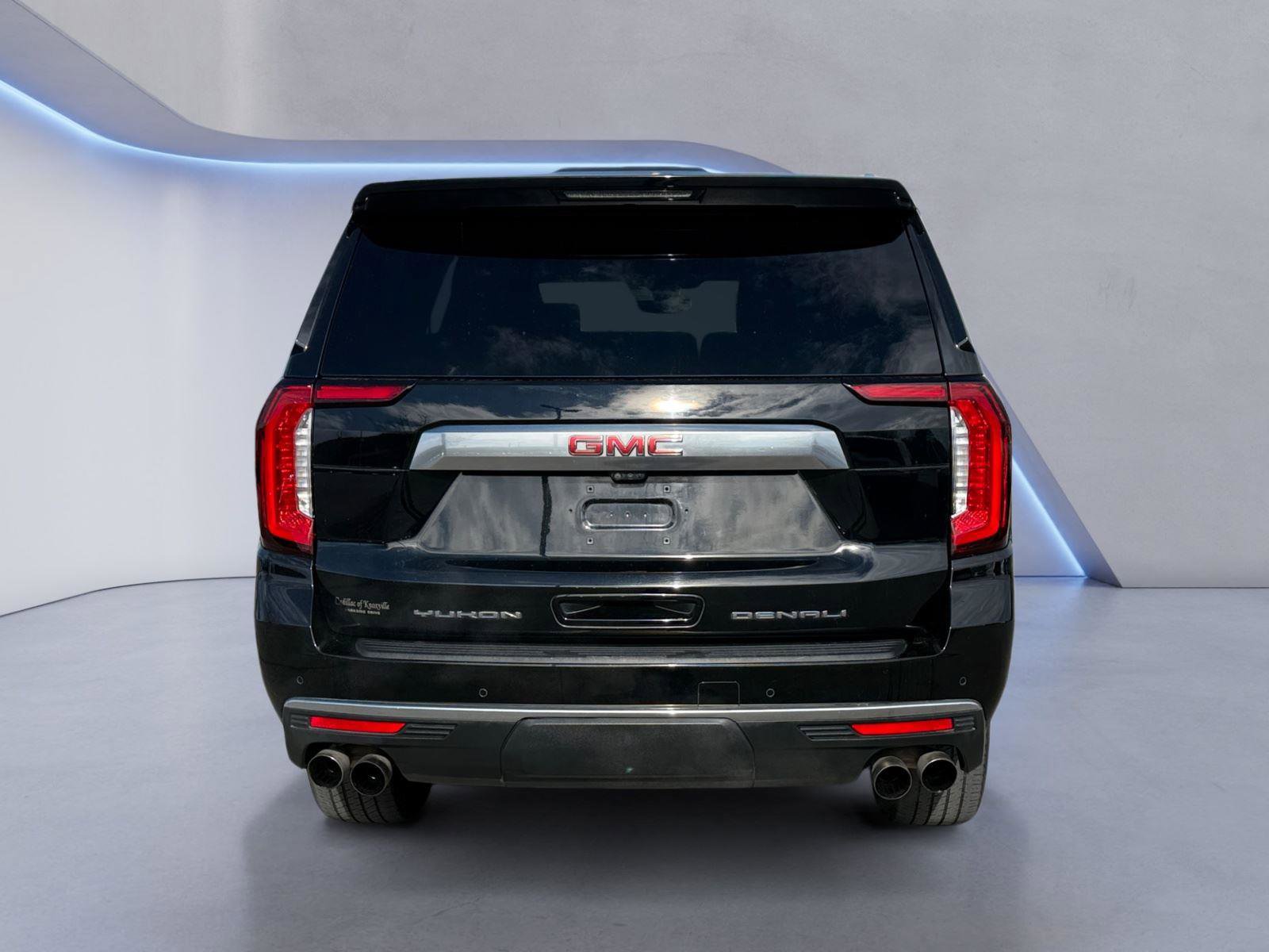 Used 2021 GMC Yukon Denali w/ Denali Premium Package image 4