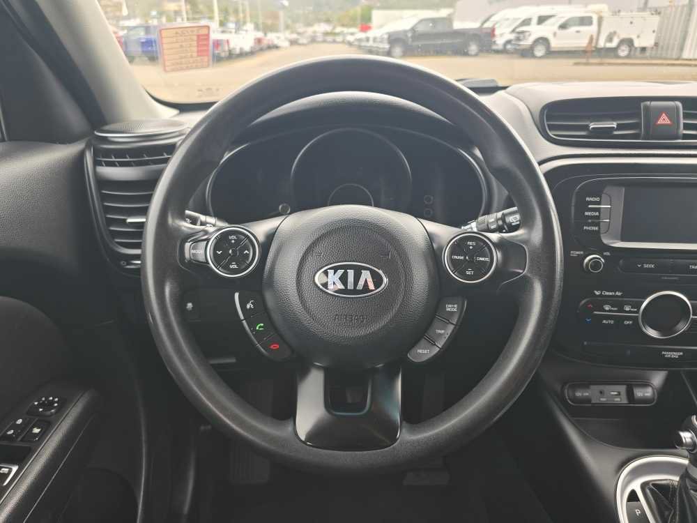 Used 2017 Kia Soul + FWD image 11