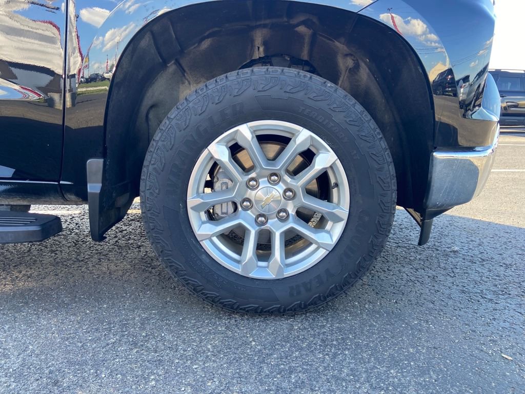 Used 2023 Chevrolet Silverado 1500 LT image 9