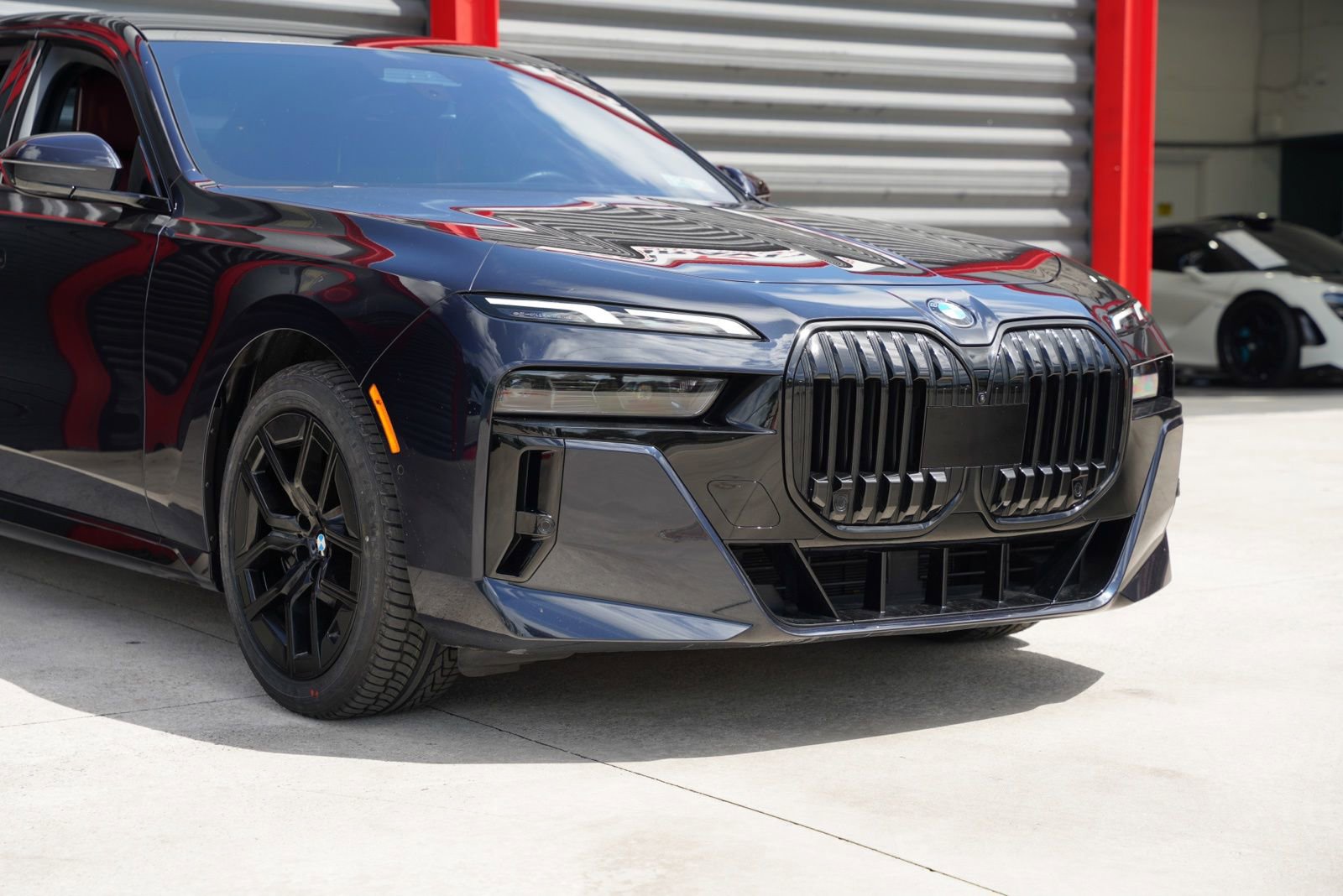 Used 2023 BMW 740i image 12