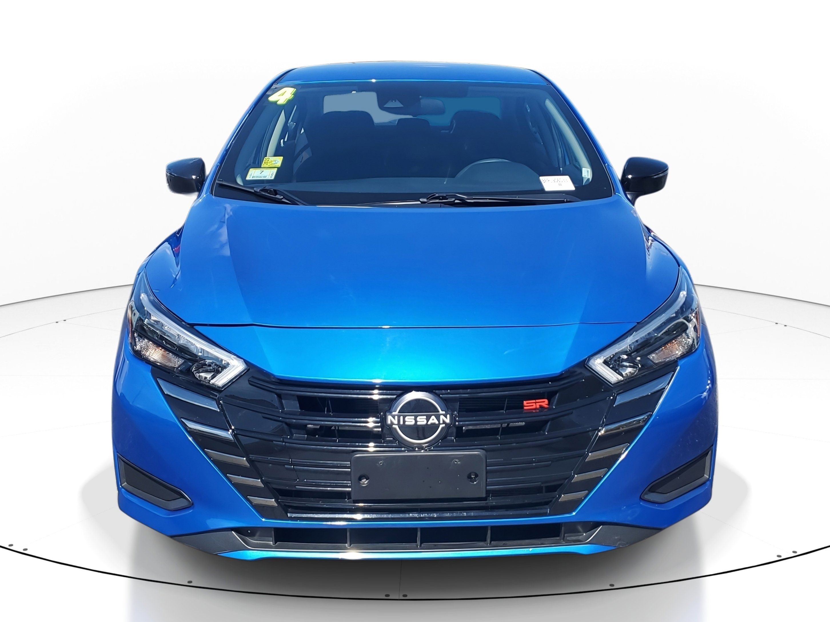 Used 2024 Nissan Versa SR image 2