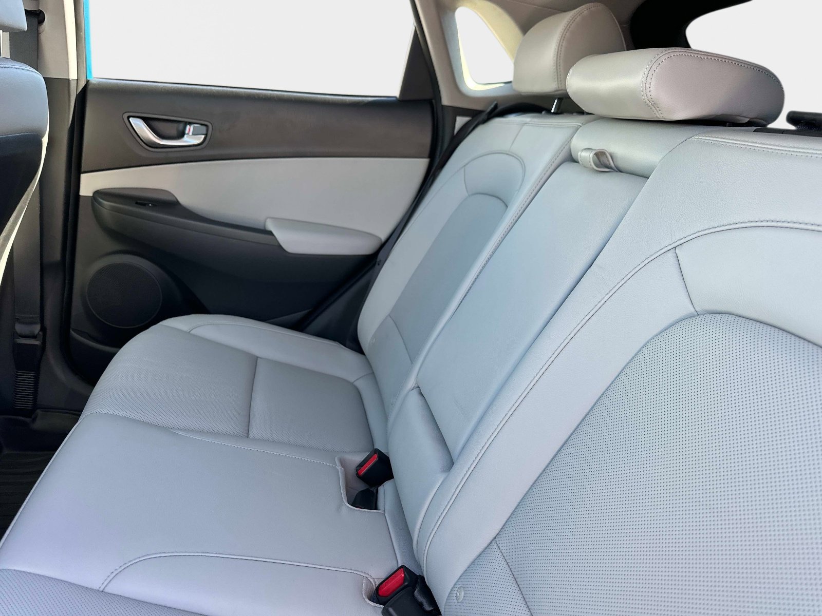 Used 2022 Hyundai Kona Limited image 13