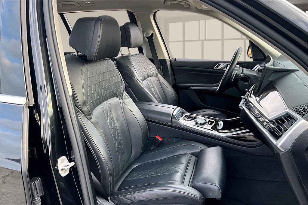 Used 2025 BMW X7 xDrive40i image 30