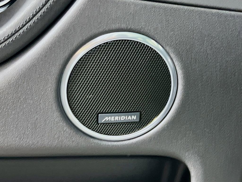 Used 2024 Land Rover Discovery Sport S image 19