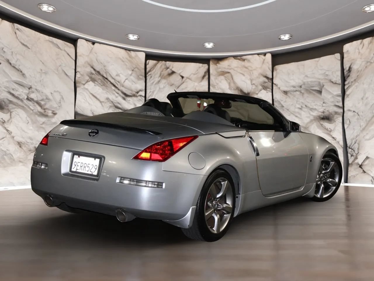 Used 2007 Nissan 350Z Touring RWD image 6