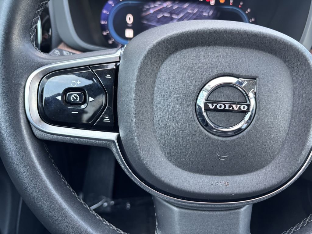 Used 2023 Volvo XC60 B5 Plus AWD/4WD image 16