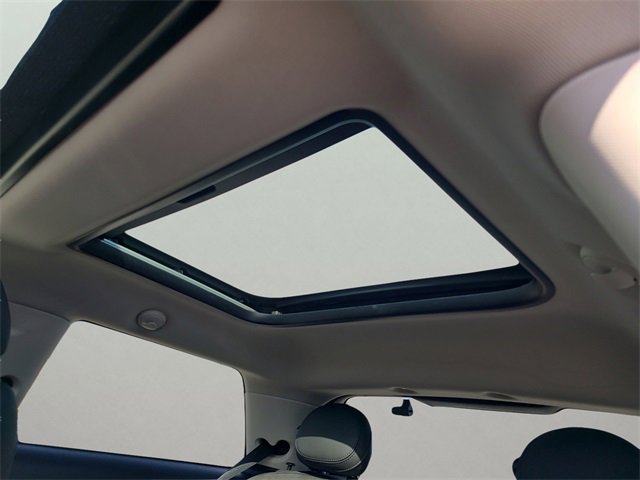 Used 2024 MINI Cooper SE image 15