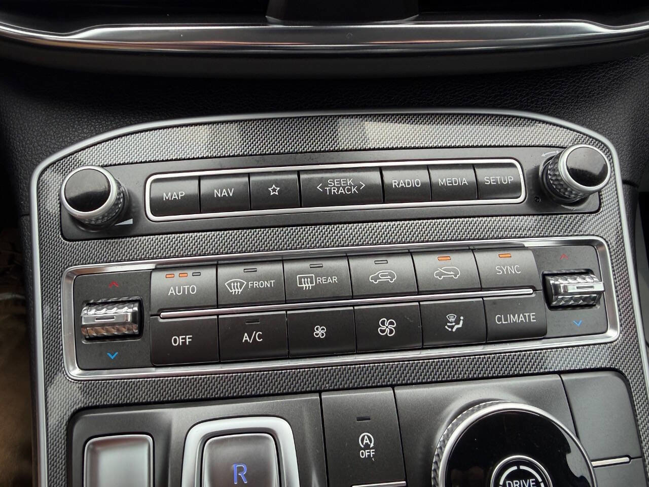 Used 2023 Hyundai Santa Fe SEL FWD image 18