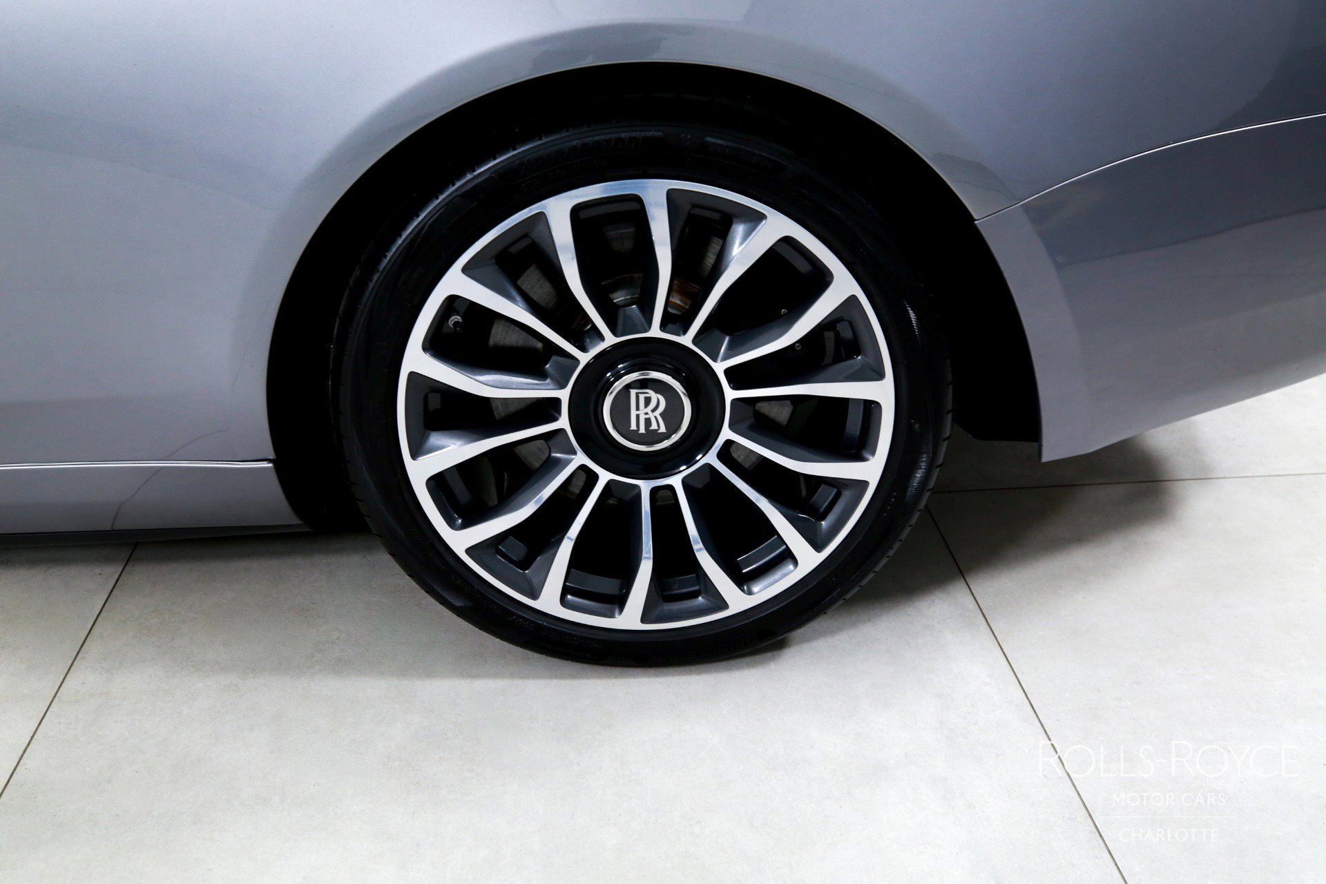 Used 2019 Rolls-Royce Dawn image 31