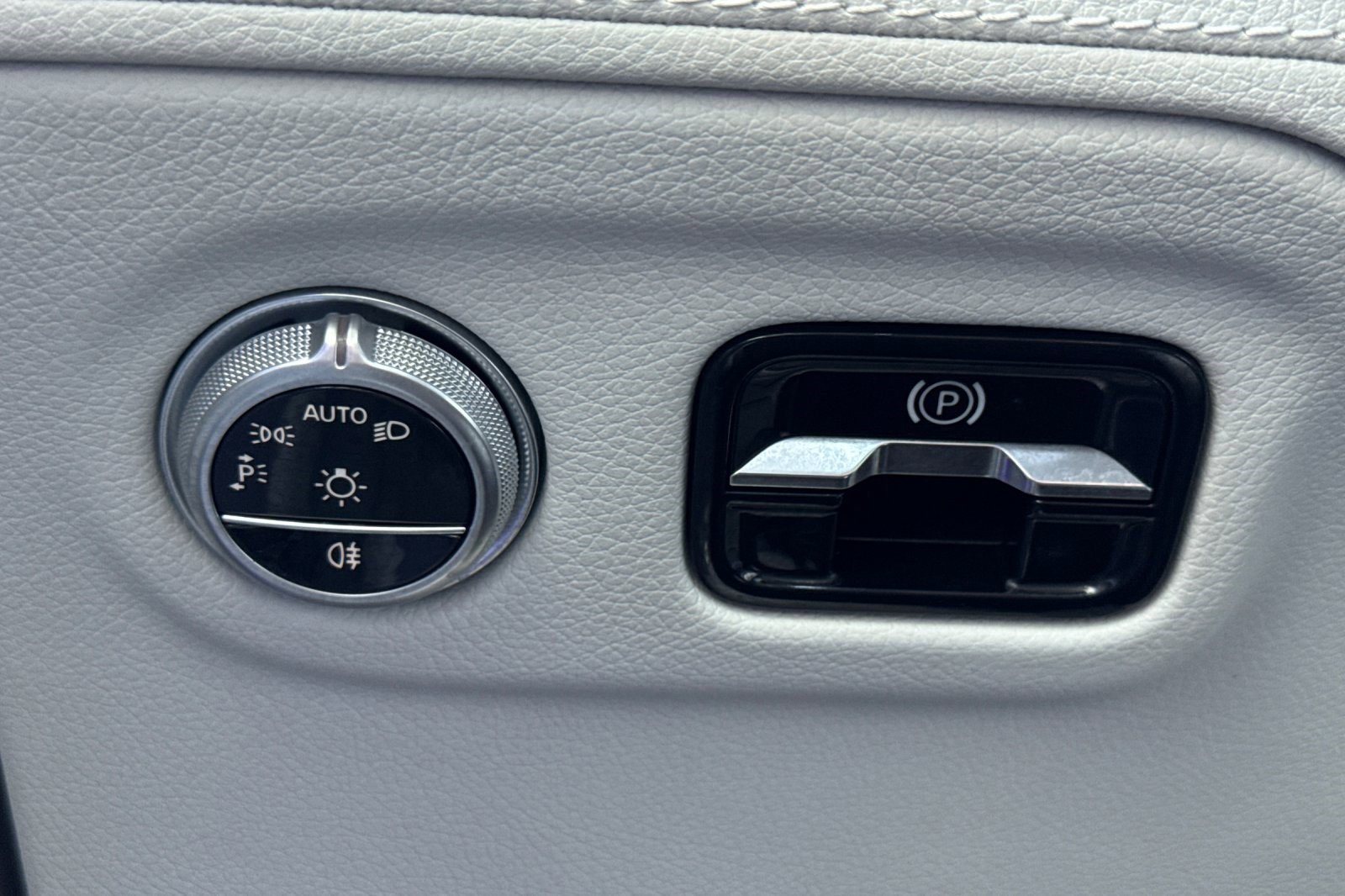 Used 2023 Mercedes-Benz EQS 450+ 4MATIC SUV image 16