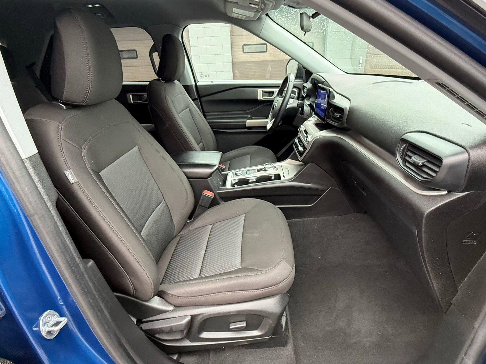 Used 2022 Ford Explorer XLT AWD/4WD image 19