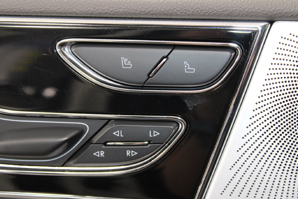 Used 2023 Lincoln Navigator Reserve AWD/4WD image 47