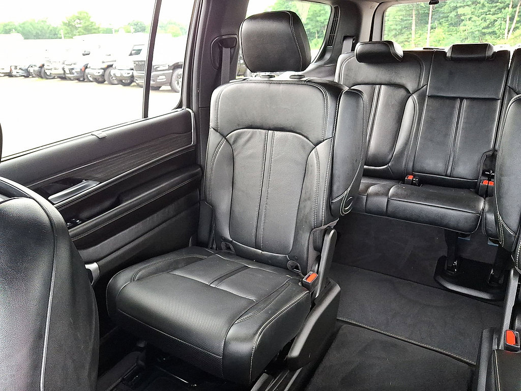 Certified 2023 Jeep Wagoneer Series II w/ Convenience Group I AWD/4WD image 12