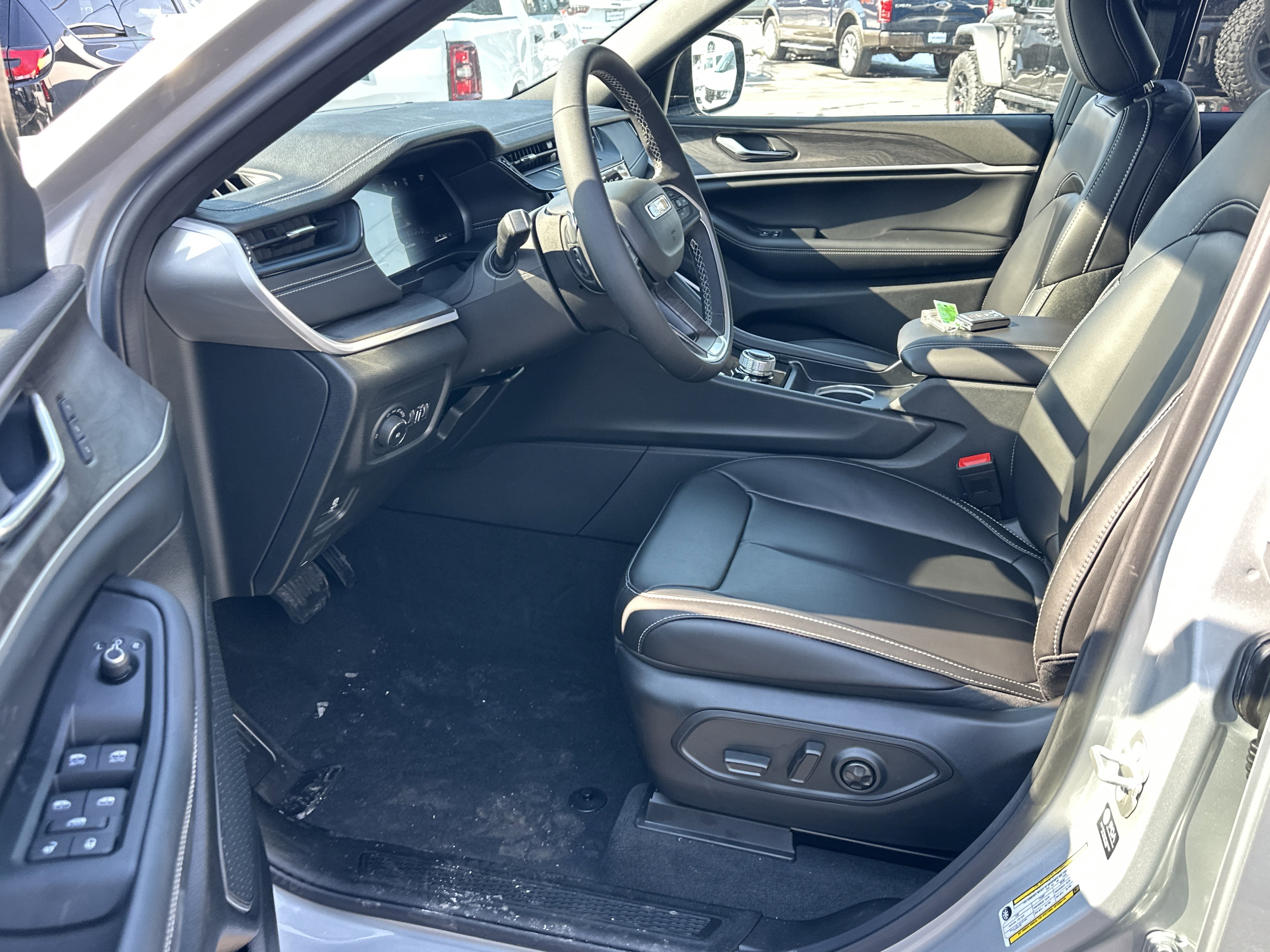 New 2026 Jeep Grand Cherokee L Limited w/ Limited Altitude Package image 29