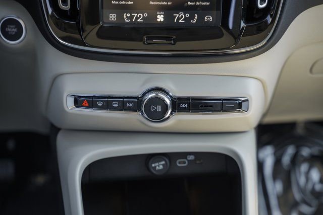 Used 2026 Volvo XC40 B5 Plus w/ Protection Package Premier AWD/4WD image 21