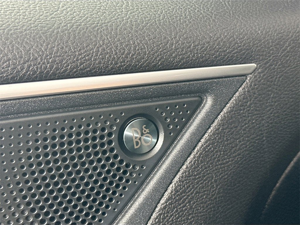 Used 2024 Ford Edge Titanium image 13