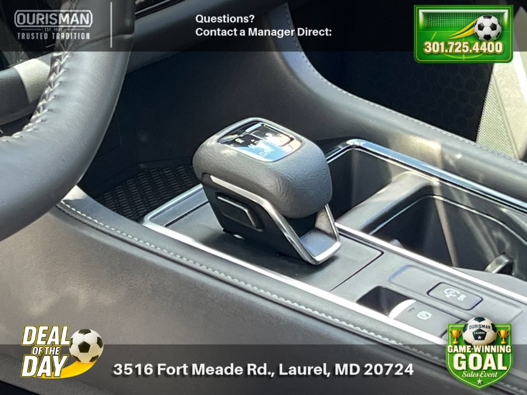 Used 2025 Nissan Pathfinder SV AWD/4WD image 16