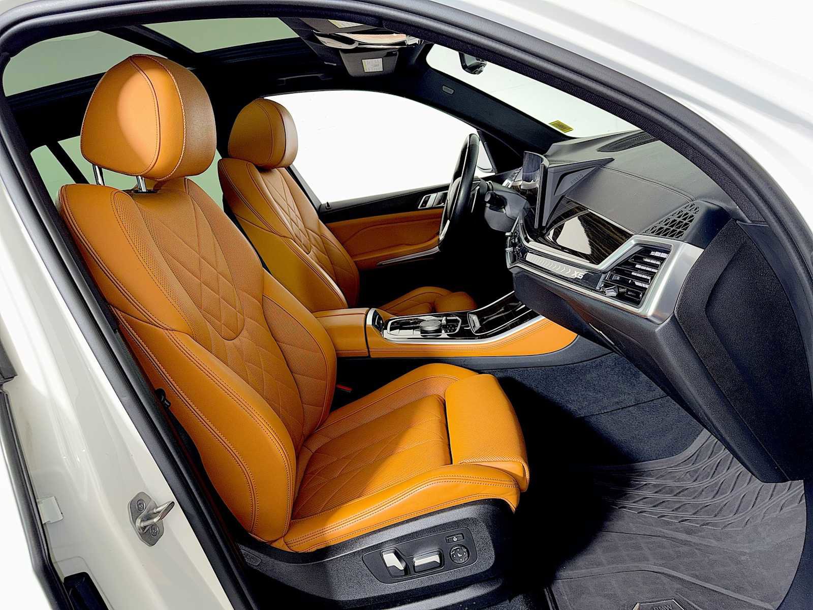 Certified 2024 BMW X5 xDrive40i w/ Parking Assistance Package image 25