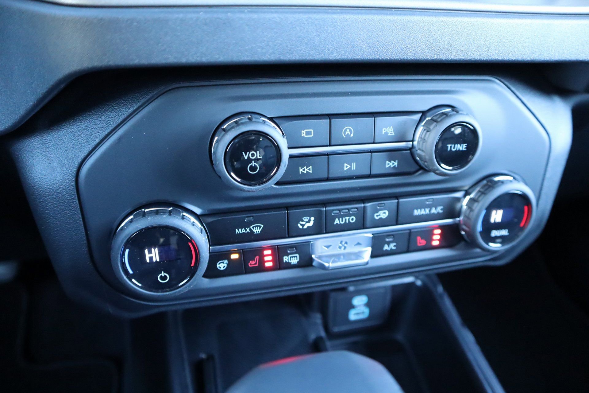 New 2025 Ford Bronco Outer Banks image 7