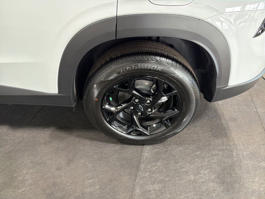 New 2026 Chevrolet Trax LT w/ Sunroof Package image 34