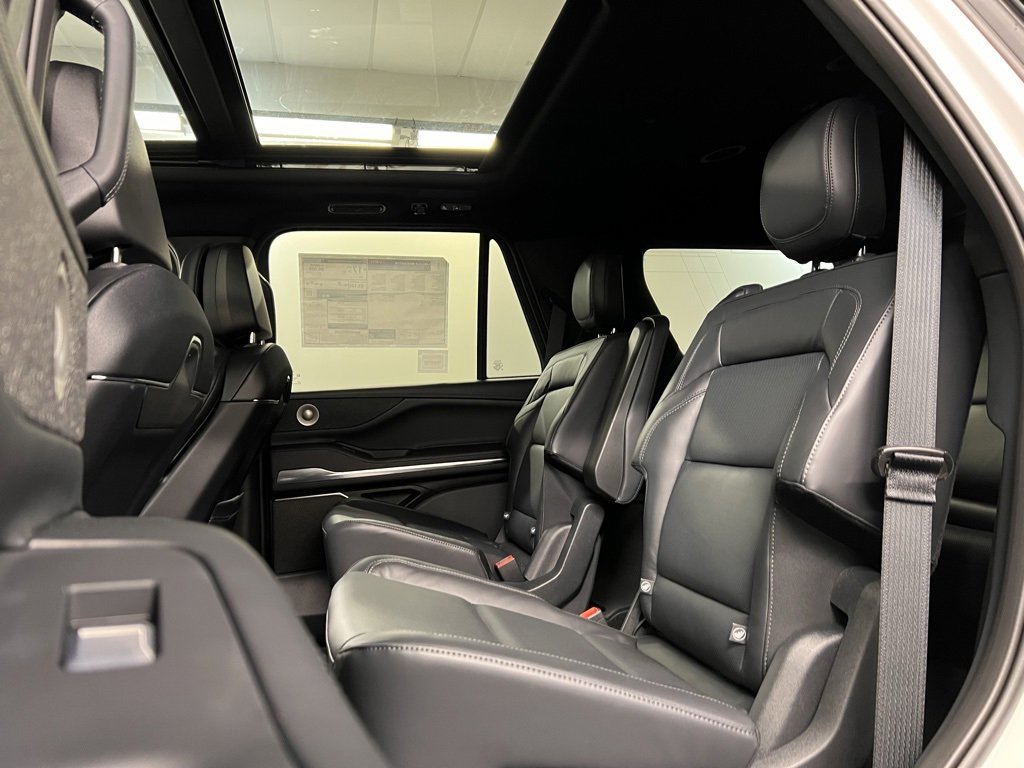 Used 2025 Lincoln Navigator Reserve w/ Jet Appearance Package image 37