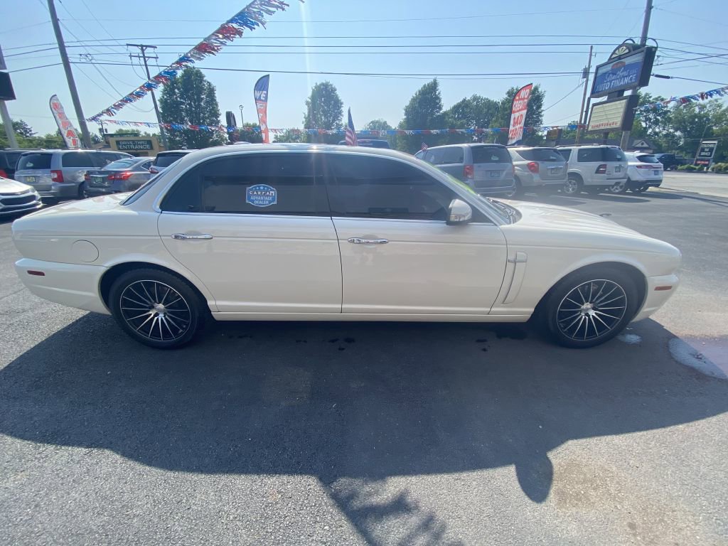 Used 2008 Jaguar XJ8 image 4