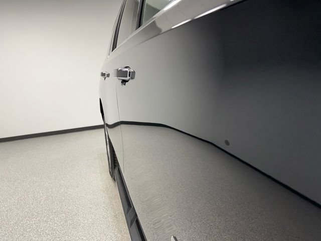 Used 2025 Chevrolet Suburban Premier image 11