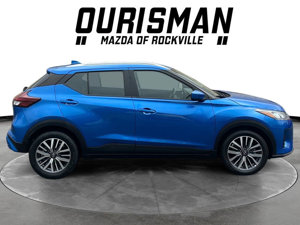 Used 2024 Nissan Kicks SV image 7
