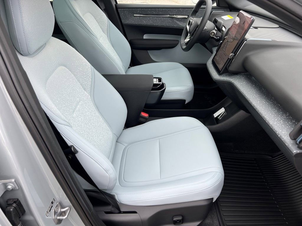 New 2026 Volvo EX30 Ultra w/ Protection Package Premier image 9