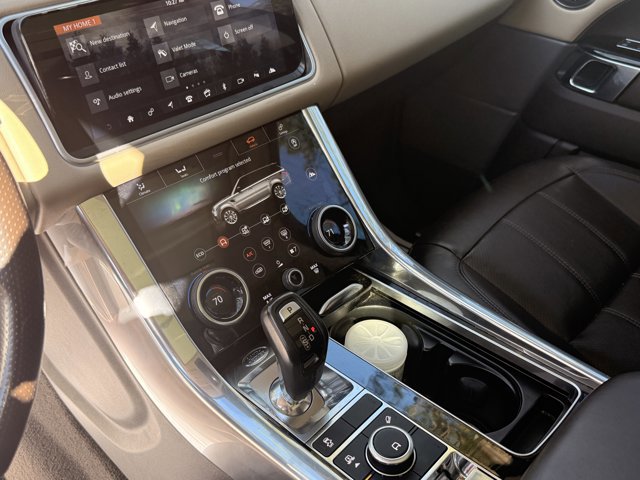 Used 2018 Land Rover Range Rover Sport HSE image 22